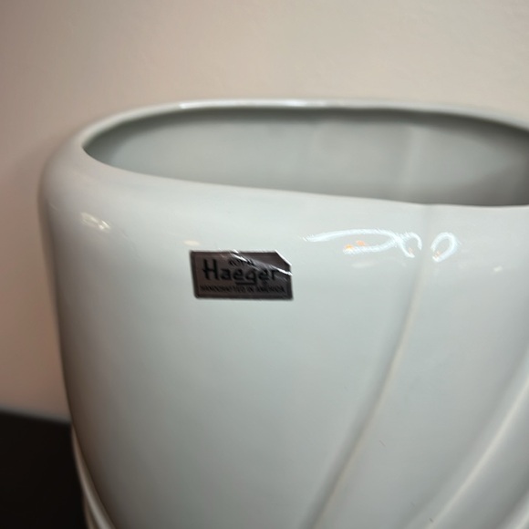 Vintage 1984 Royal Haeger Light Grey Waterfall Vase 4360 - Picture 2 of 5